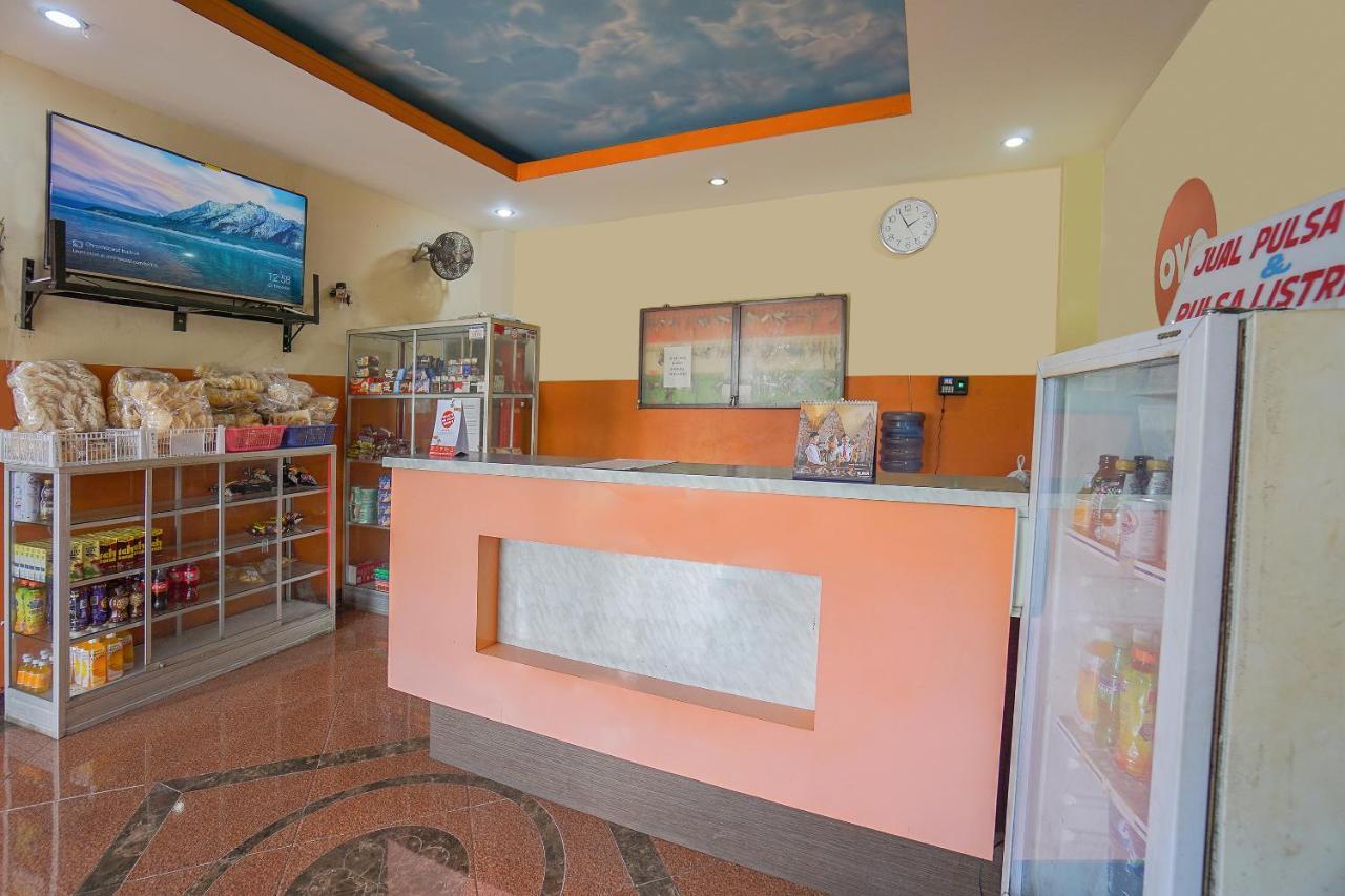 Super Oyo 2639 Oxy Townhouse Hotel Manado Exterior photo